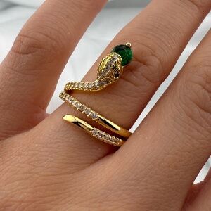 Serpenti serpent Adjustable Gold and Green Snake Ring